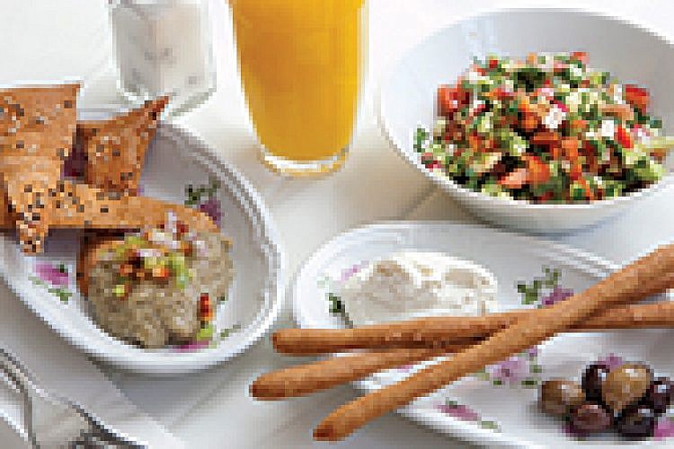 ארוחת בוקר טבעונית, אורנה ואלה. צילום: אנטולי מיכאלו