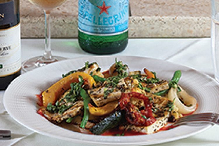 טופו וירקות, אורנה ואלה. צילום: אנטולי מיכאלו