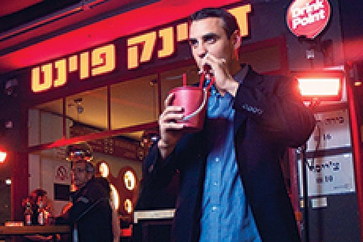 סחים, הם מוכרים אלכוהול בזול. עומר כפרי. צילום:יולי גורודינסקי
