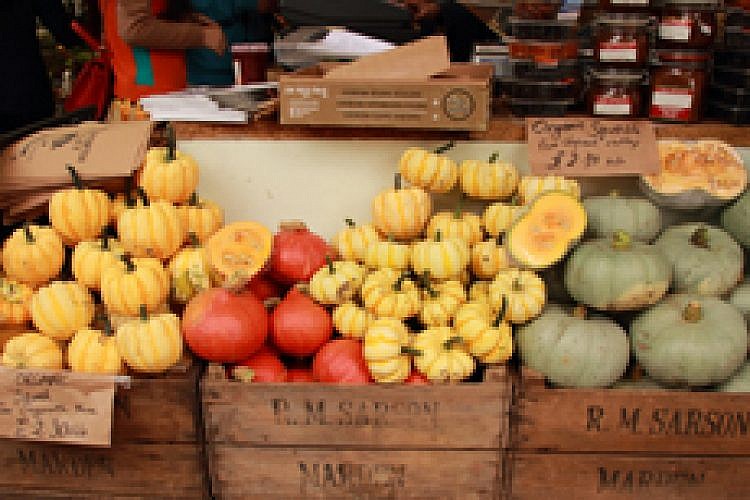 הפירות והירקות בשוק בורו. צילום: ענבל שגיב נקדימון