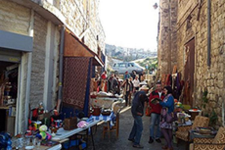 שוק הפשפשים בחיפה. צילום: עמית נויפלד