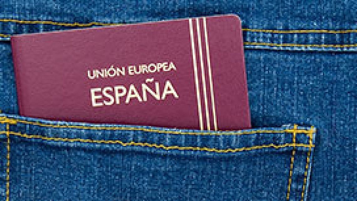 דרכון ספרדי. צילום: Shutterstock
