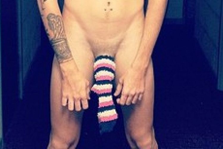 Sock on a Cock. (אינסטגרם).