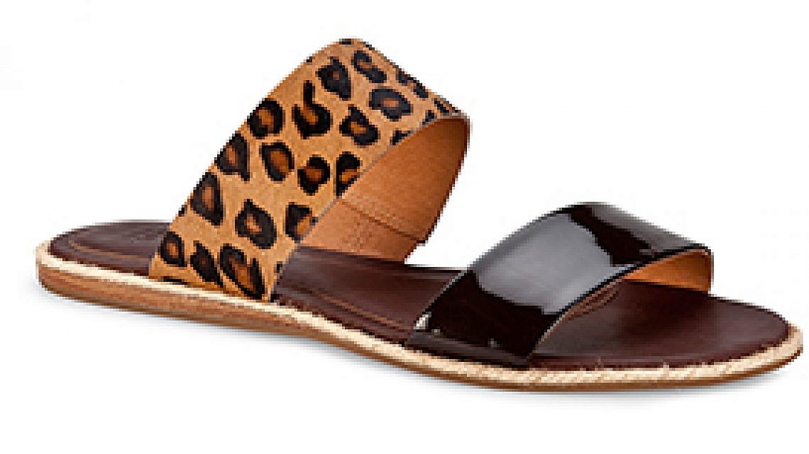 שיקיים, למרבה ההפתעה. כפכפים של UGG. צילום: קמילה סימון