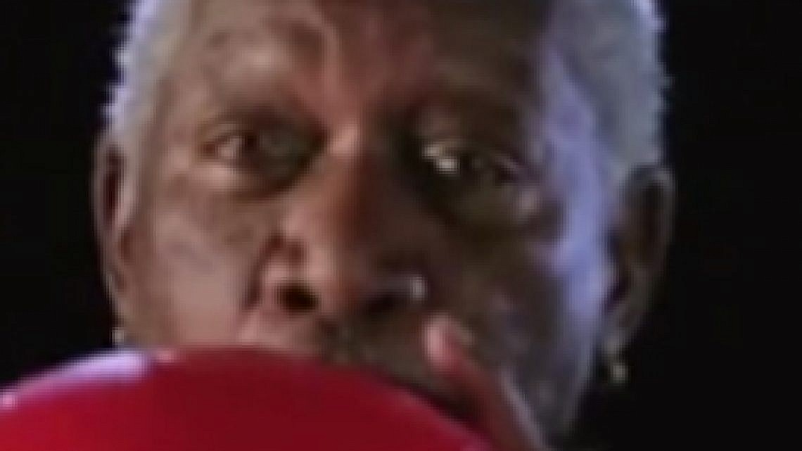 מורגן פרימן שואף הליום