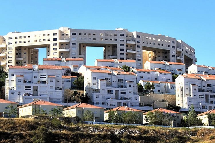 יום אחד, בני, כל זה יהיה שלך. מודיעין (צילום: Shutterstock)
