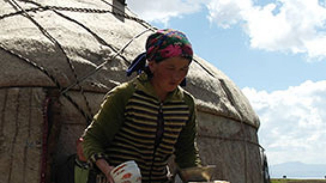 נשים עסוקות בעבודות הבית. צילום: יגאל צור