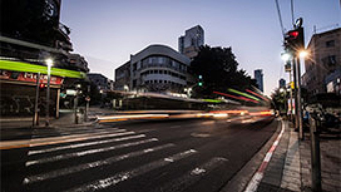 תל אביב בלילה. צילום: איליה מלניקוב תל אביב בלילה. צילום: איליה מלניקוב