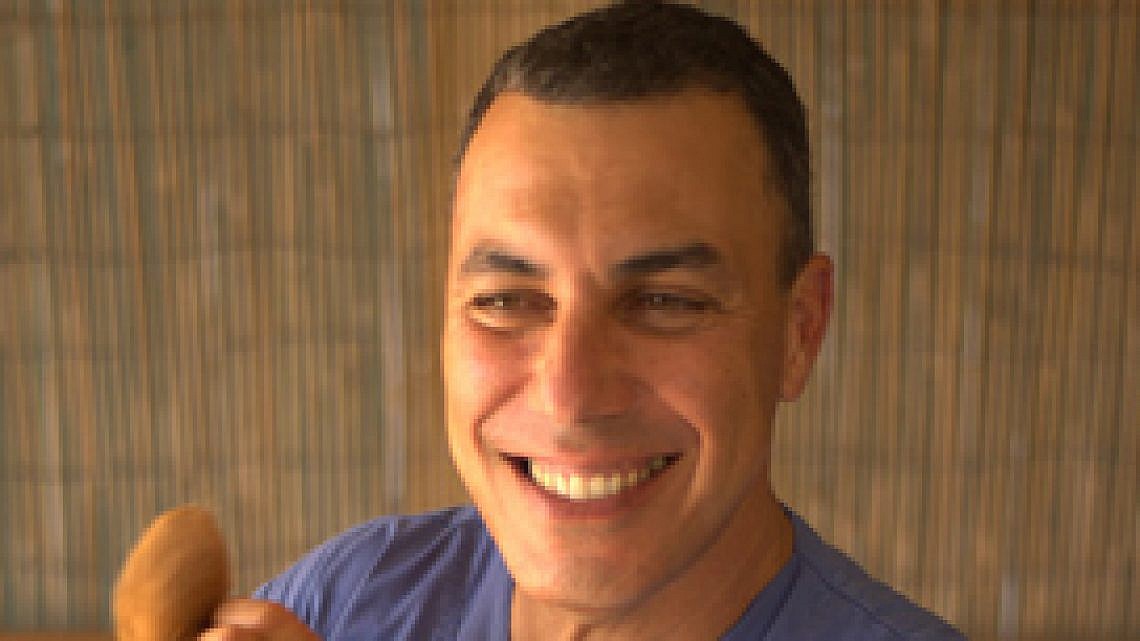 ד"ר אייל נחמיאס. ביתו הומה מנביחות ד"ר אייל נחמיאס. ביתו הומה מנביחות