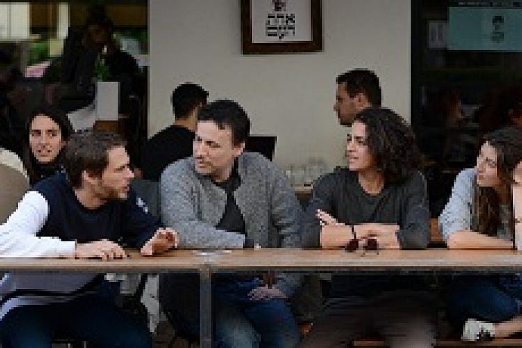גילי רון, אתי מרק (החתול והכלב), ירון טראקס (הבלוק), ובנג'י לנפנט (הדלי). צילום: בן קלמר