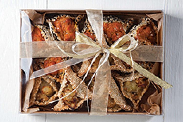lechamim purim treats אוזני-המן-מלוחות-פורים-2015.-מאפיית-לחמים-T