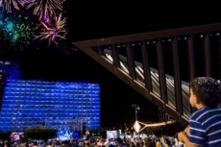 יום העצמאות בתל אביב. צילום: כפיר בולוטין