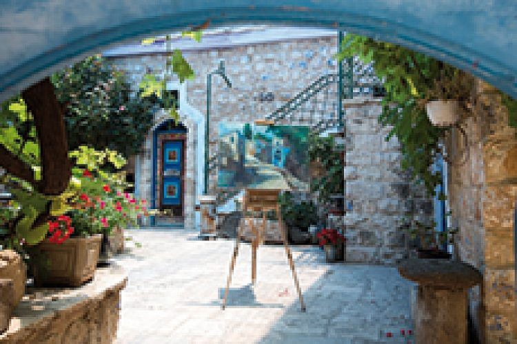 SD12IGA03164_Itamar-Grinberg-art-gallery-in-safed-secret-streetsT