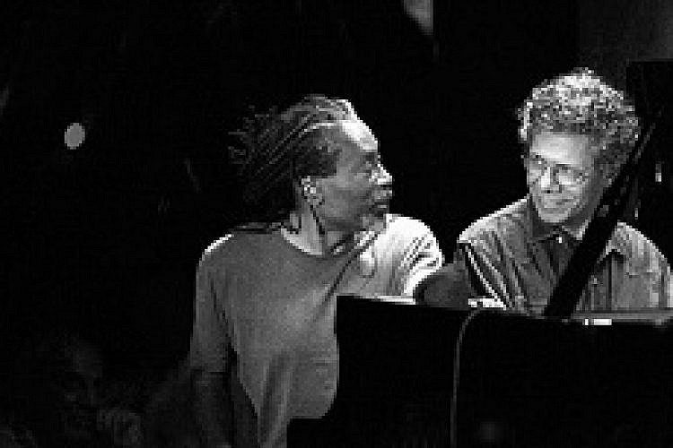 בובי מקפרין וצ'יק קוראה. צילום: יח"צ