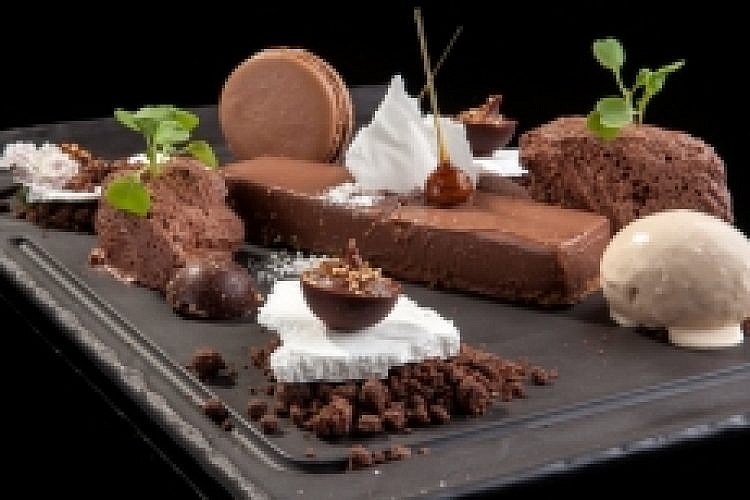 קינוח סרקוזי במסה. צילום איליה מלניקוב