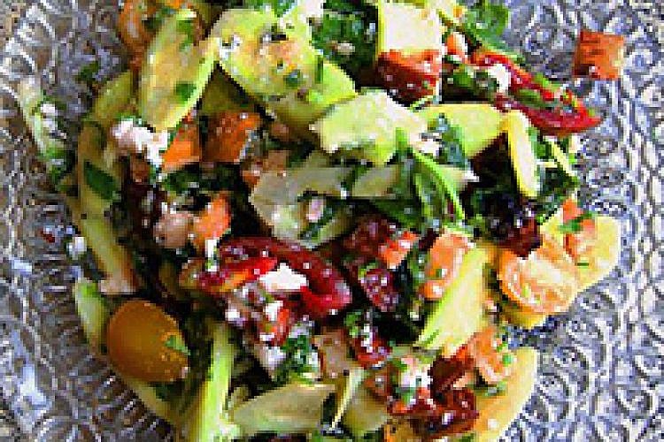 Fakus-Salad,-Han-Manuli-t