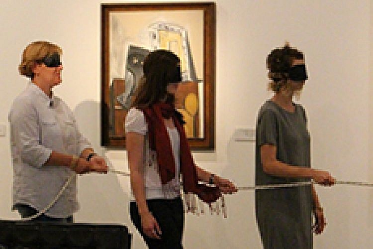 מתוך-חזרות-לנקודת-מגע-2015---צלם---יאיר-מוס---small-cultural-season-jerusalem-t
