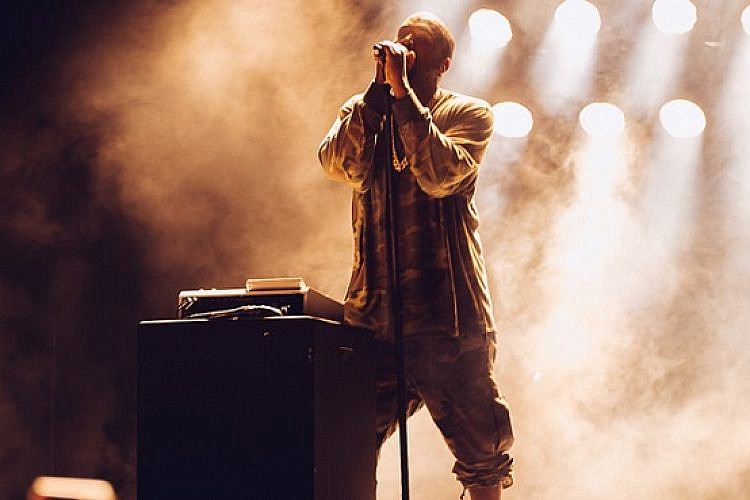 קניה ווסט בהופעה בישראל. צילום: אריאל עפרון