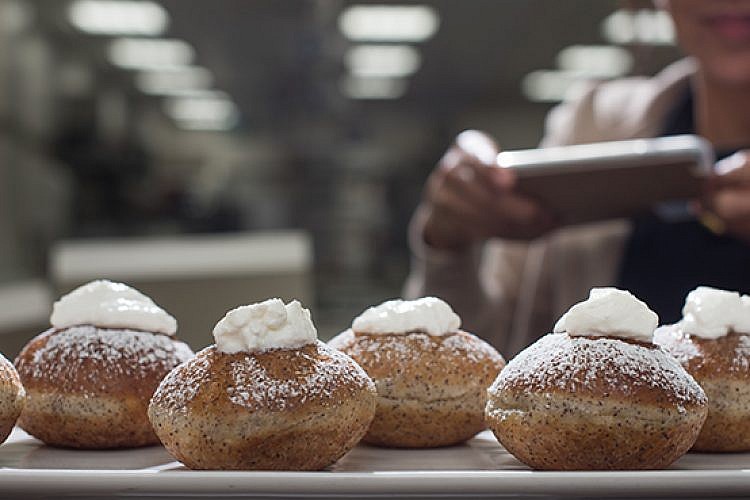 סדנת סופגניות בדן גורמה. צילום: נמרוד סונדרס