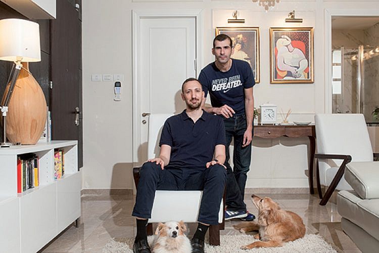 הדירה של ארז רוקח ועידן אלדר. צילום: איליה מלניקוב