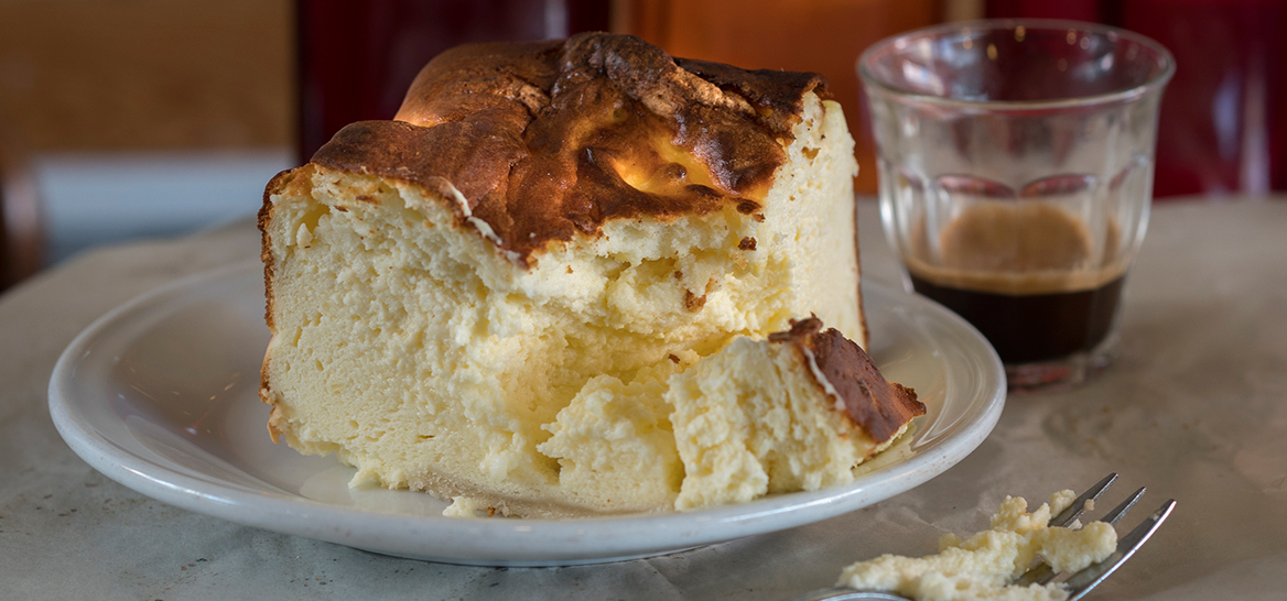 עוגת גבינה של קפה פאול'ס. צילום: אנטולי מיכאלו