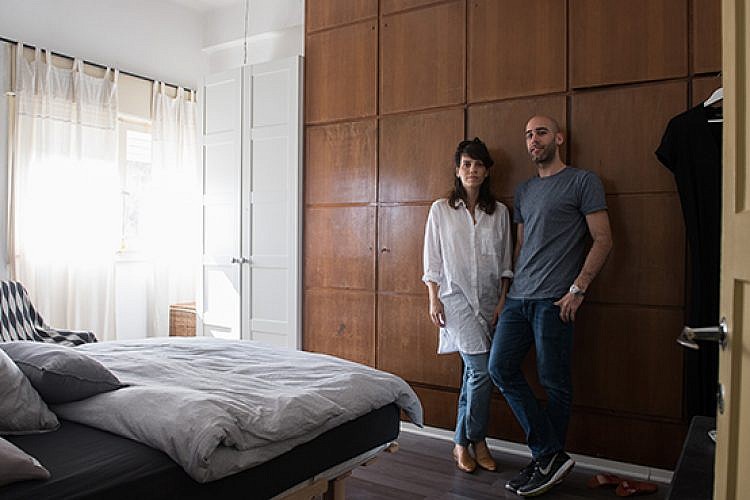 הדירה של אפרת איסרוביץ' ואדם שלשבסקי. צילום: נמרוד סונדרס