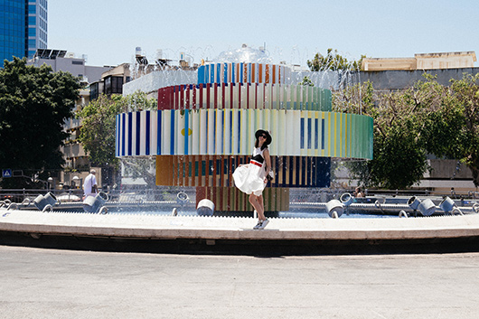 געגועים למזרקות צבעוניות. כיכר דיזנגוף של פעם, 2016 (צילום: דנה כספ לביא)
