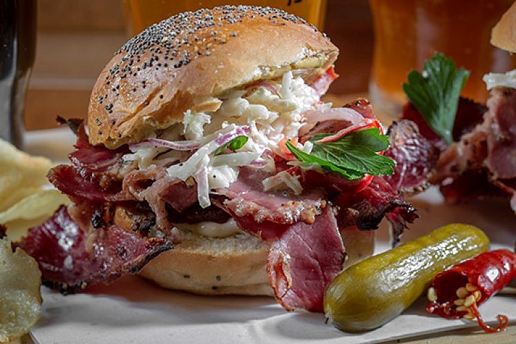 ביר בזאר ירושלים (צילום: אנטולי מיכאלו)