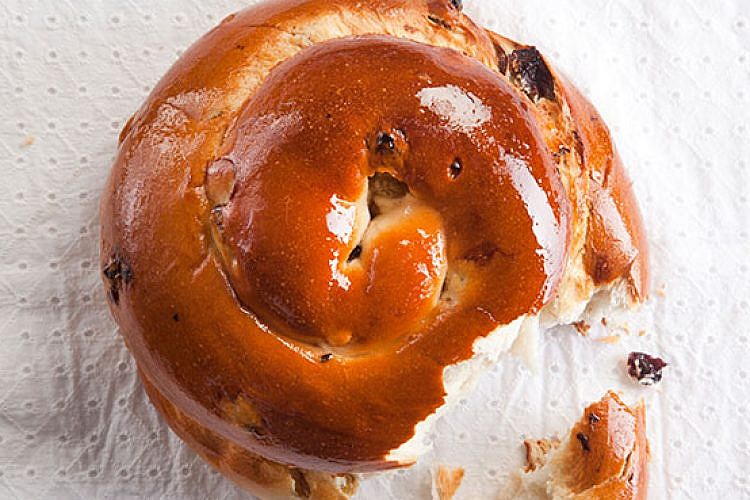 דילמת הבציעה או הפריסה. לחמים. צילום: דניאל לילה