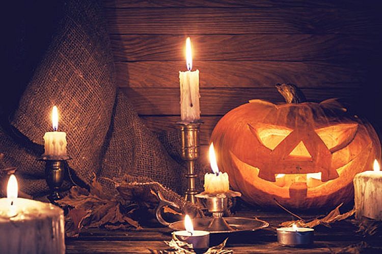 בחצות תהפוך ל... לא חושב, זה מסיפור אחר. האלווין 2016. צילום Shatterstock