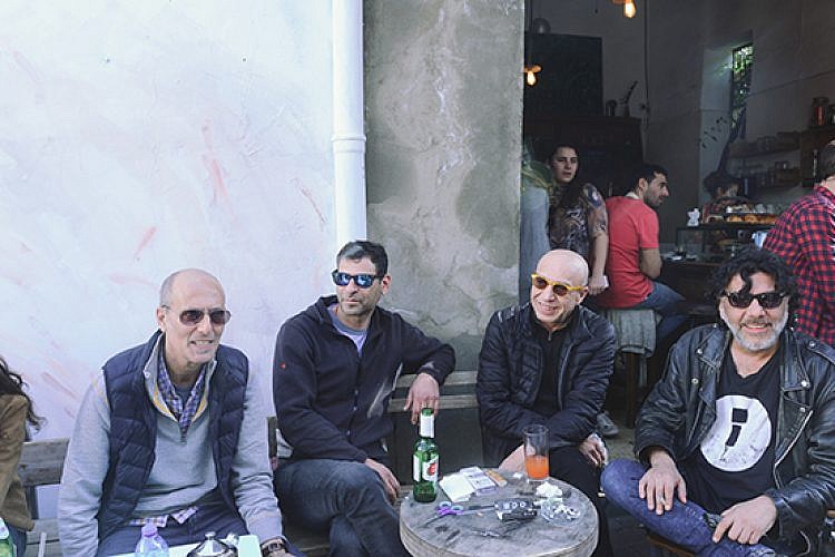 תיירים מהצפון הישן. הפרלמנט של יום טוב. צילום: גוני ריסקין