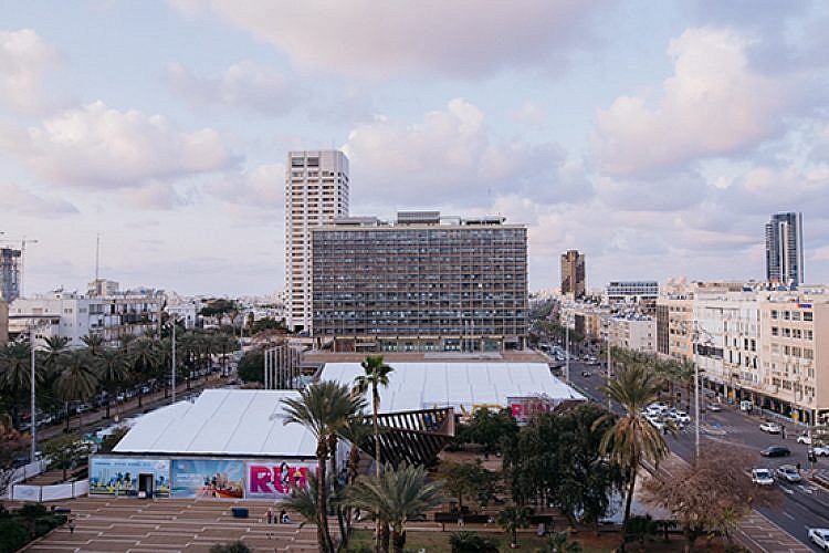 כיכר רבין לפני המרתון השנה (צילום: בן קלמר)