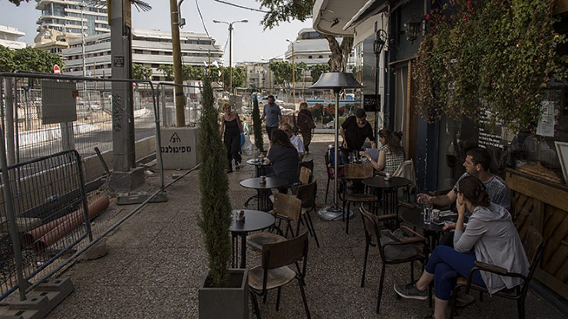 קפה ג'קיל אנד הייד בכיכר דינגוף (צילום: אלי אטיאס)