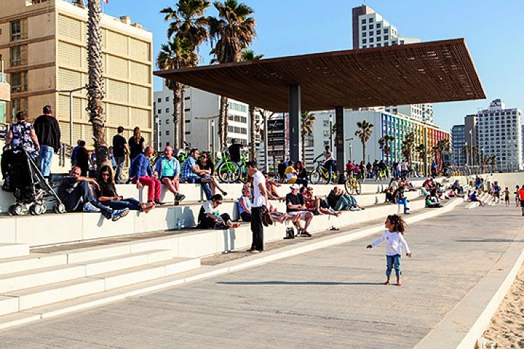 הטיילת המשופצת (צילום: כפיר בולוטין)