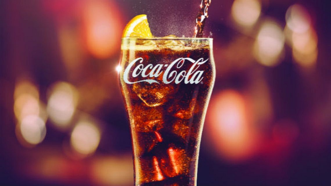 יש דרך מושלמת לשתות בה קוקה קולה. צילום: יח"צ