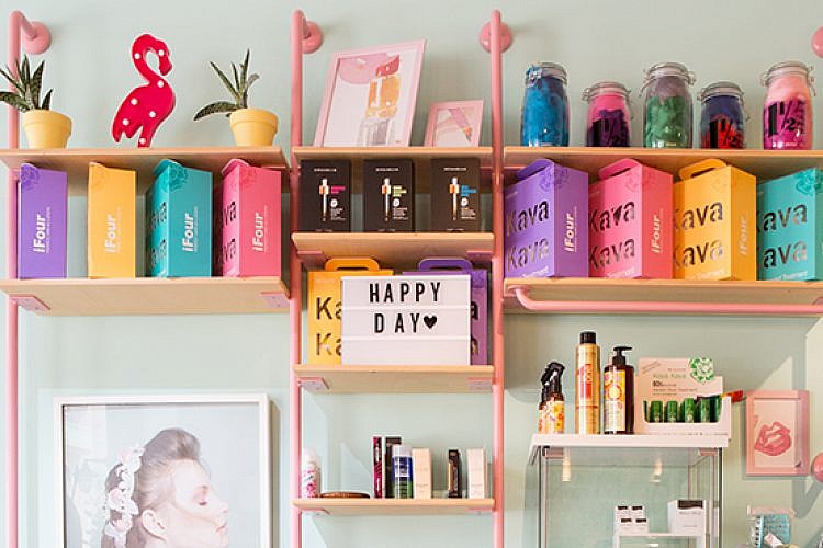Hair and Makeup Express. צילום: הילה עידו