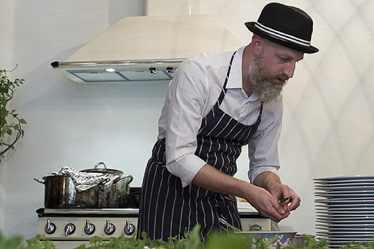 שף יוגב ירוס. צילום: אנטולי מיכאלו