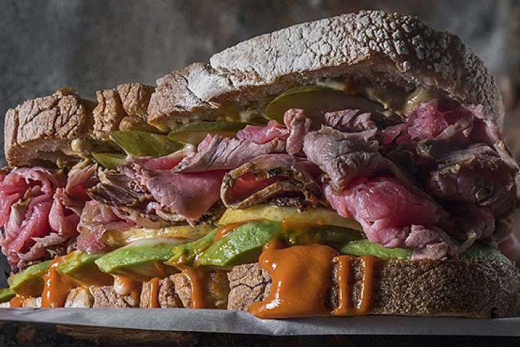 3 דקות מרגע ההזמנה, רשמנו. ברווזי של רז רהב. צילום: אנטולי מיכאלו