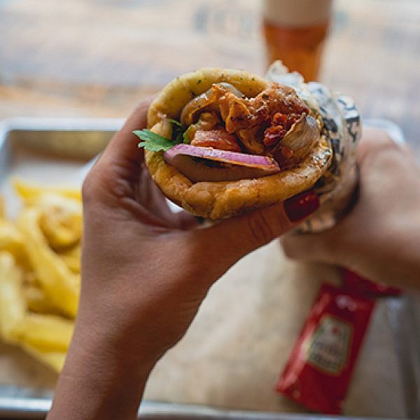 הגירוס באוזריה נקסט דור, תביאו ביס דחוף. צילום: אילן ספירא