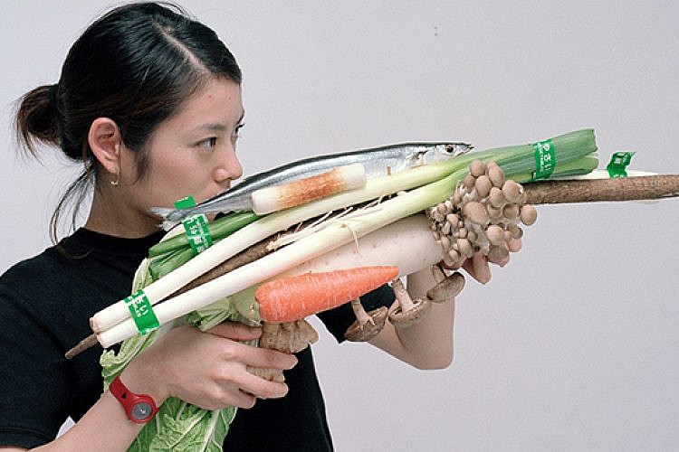 עבודה של צויושי אוזוואה, "נשק ירקות"