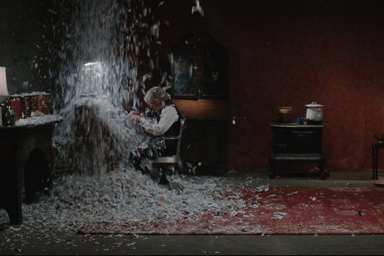 מתוך "Paperweight" של תום פניני