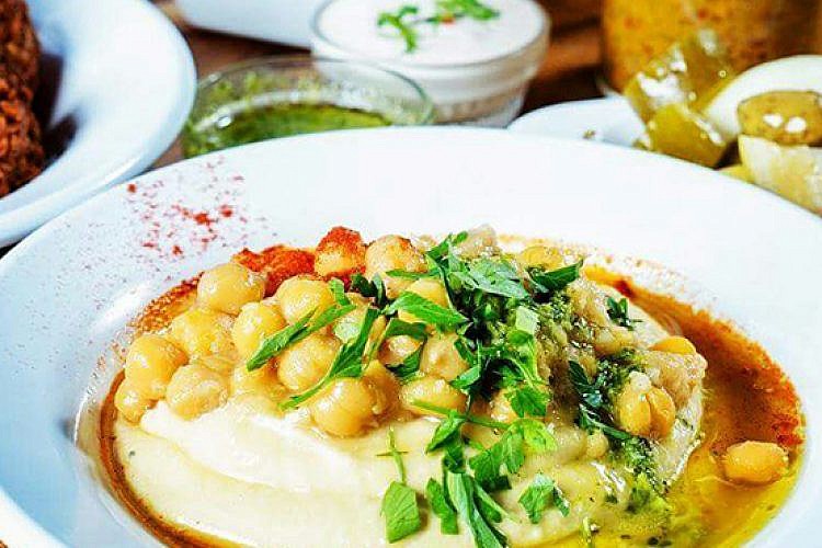 חומוס זה החיים. חומוס גלילי חם