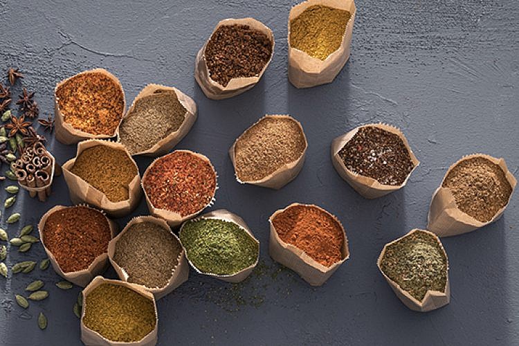 תערובות תבלינים. צילום: אנטולי מיכאלו
