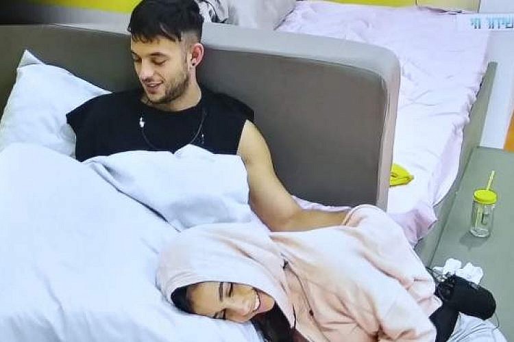 מגי וישראל מפגינים קרבת אחים (מתוך "האח הגדול")