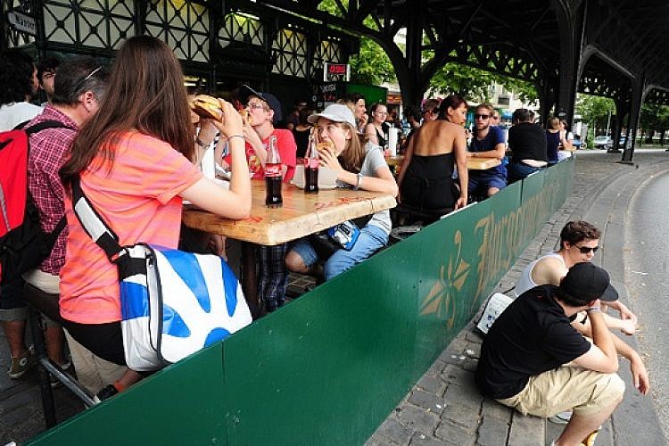 הטעמים מתערבבים בפה בצורה מושלמת  Burgermeister-ברלין (צילום: GettyImages)