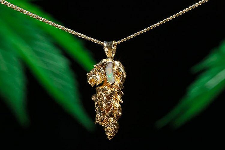 פרח לב וויד הזהב. השרשרת של RAS BOSS. צילום מסך מתוך האתר