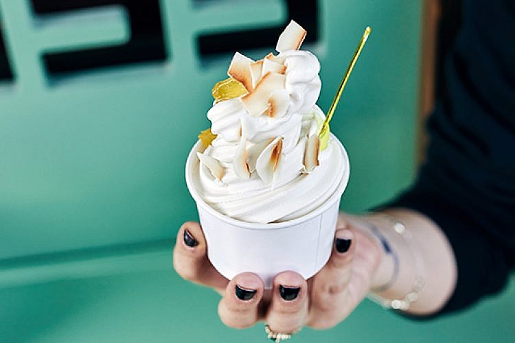 גלידה בבאנז. צילום: אמיר מנחם