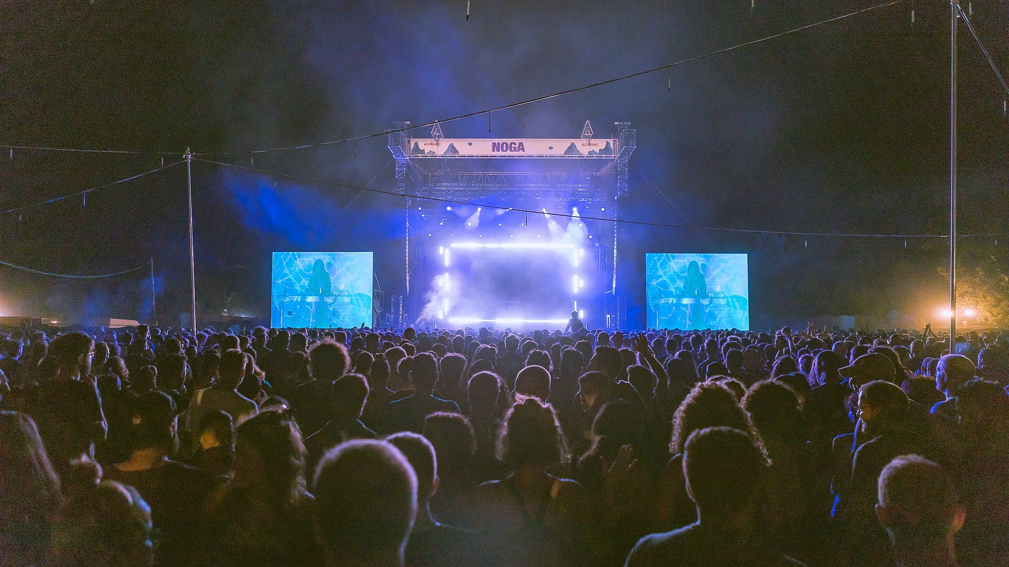 פליינג לוטוס במטאור (צילום: אריאל עפרון)