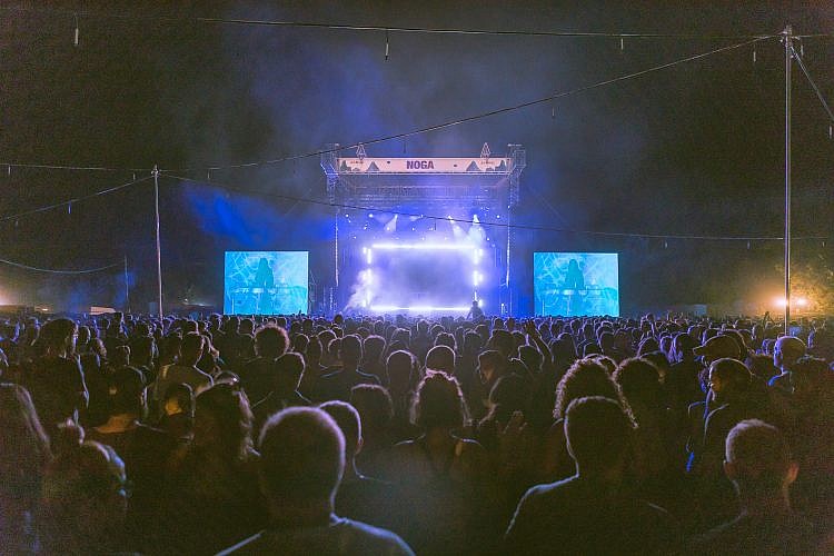 פליינג לוטוס במטאור (צילום: אריאל עפרון)