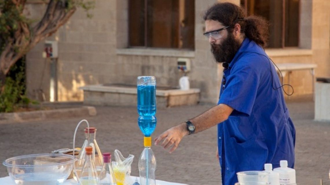 פעילות מים במדעטק (צילום: מושון תמיר) פעילות מים במדעטק (צילום: מושון תמיר)